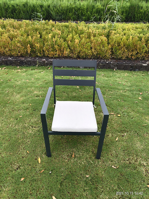 صندلی انباشته آلومینیومی 64 سانتی متری با پوشش پودری در فضای باز